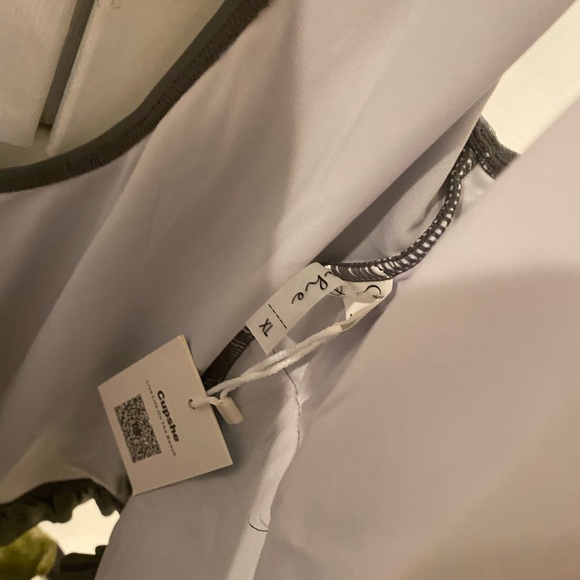 CUPSHE Grey Ruffle detail one piece swimsuit - Picture 9 of 9